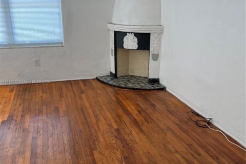 Condo in Miami Beach, Florida  № 1973343 - photo 2