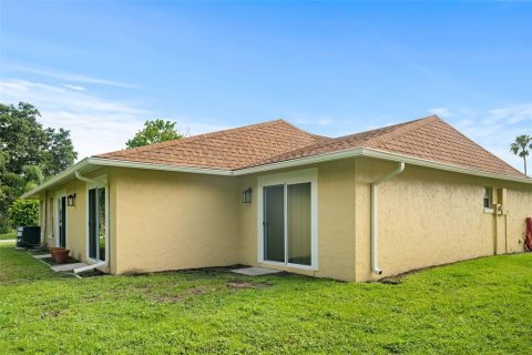 House in Orlando, Florida 3 bedrooms, 174.01 sq.m. № 1833576 - photo 12