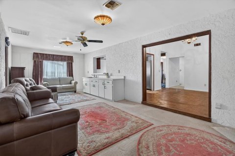 Casa en venta en Apopka, Florida, 4 dormitorios, 258.08 m2 № 2227666 - foto 15