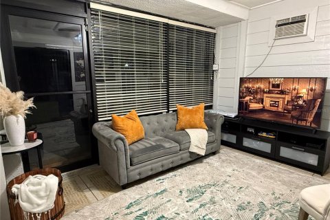Купить таунхаус в Тампа, Флорида 11 комнат, 132.39м2, № 2148771 - фото 24