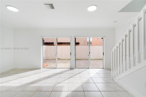 Touwnhouse à louer à Miami, Floride: 3 chambres, 127.09 m2 № 2007153 - photo 9