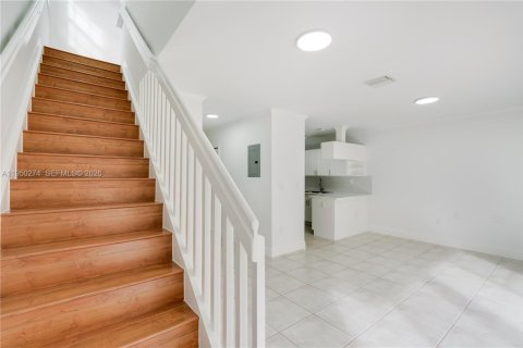 Touwnhouse à louer à Miami, Floride: 3 chambres, 127.09 m2 № 2007153 - photo 17