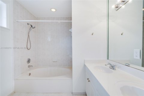 Touwnhouse à louer à Miami, Floride: 3 chambres, 127.09 m2 № 2007153 - photo 30