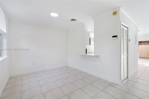 Touwnhouse à louer à Miami, Floride: 3 chambres, 127.09 m2 № 2007153 - photo 6