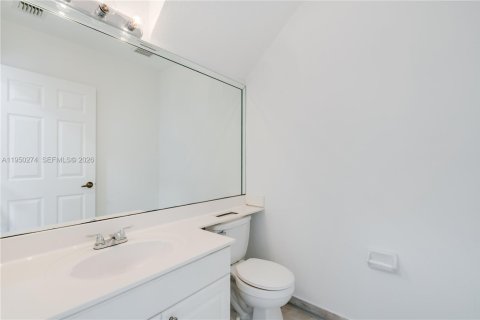 Touwnhouse à louer à Miami, Floride: 3 chambres, 127.09 m2 № 2007153 - photo 8