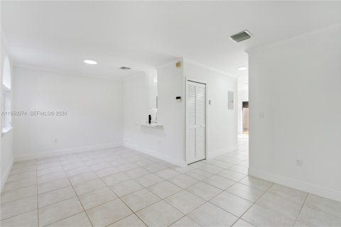 Touwnhouse à louer à Miami, Floride: 3 chambres, 127.09 m2 № 2007153 - photo 5