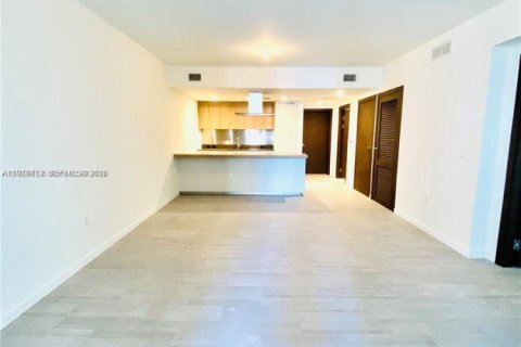 Condo in Miami, Florida, 1 bedroom  № 2079505 - photo 21