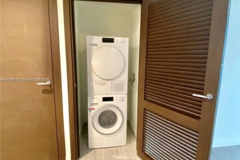 Condo in Miami, Florida, 1 bedroom  № 2079505 - photo 22