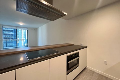 Condo in Miami, Florida, 1 bedroom  № 2079505 - photo 3