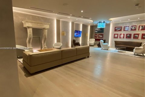 Condo in Miami, Florida, 1 bedroom  № 2079505 - photo 12