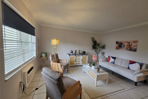 Copropriété à vendre à Miami, Floride: 1 chambre, 63.92 m2 № 2085879 - photo 3