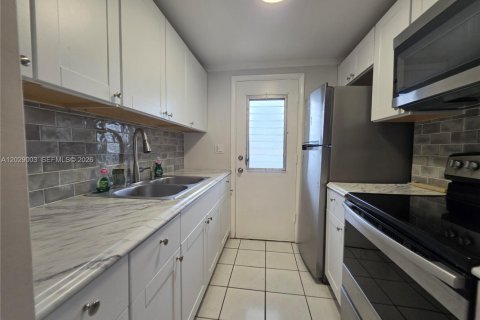 Copropriété à vendre à Miami, Floride: 1 chambre, 63.92 m2 № 2085879 - photo 4