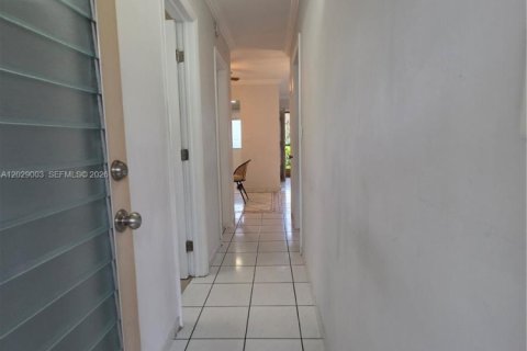 Copropriété à vendre à Miami, Floride: 1 chambre, 63.92 m2 № 2085879 - photo 20