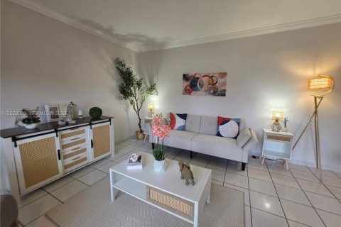 Copropriété à vendre à Miami, Floride: 1 chambre, 63.92 m2 № 2085879 - photo 15