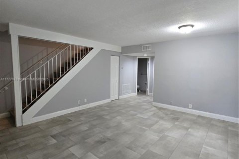 Copropriété à louer à Coral Springs, Floride: 2 chambres, 81.75 m2 № 1978775 - photo 5