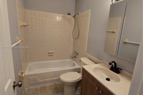 Copropriété à louer à Coral Springs, Floride: 2 chambres, 81.75 m2 № 1978775 - photo 11