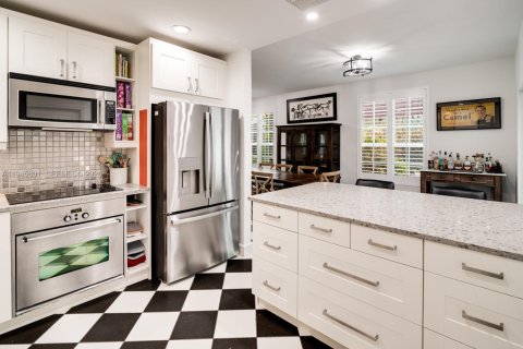 Townhouse in Miami, Florida 3 bedrooms, 157.93 sq.m. № 2005026 - photo 16