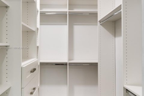 Townhouse in Miami, Florida 3 bedrooms, 157.93 sq.m. № 2005026 - photo 23