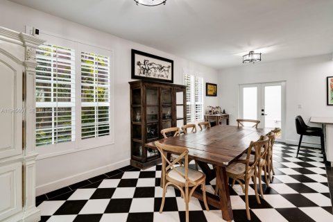 Townhouse in Miami, Florida 3 bedrooms, 157.93 sq.m. № 2005026 - photo 12