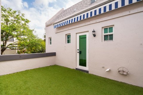 Townhouse in Miami, Florida 3 bedrooms, 157.93 sq.m. № 2005026 - photo 28