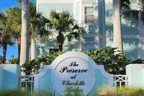 Condo in Punta Gorda, Florida, 3 bedrooms № 2118520 - photo 2