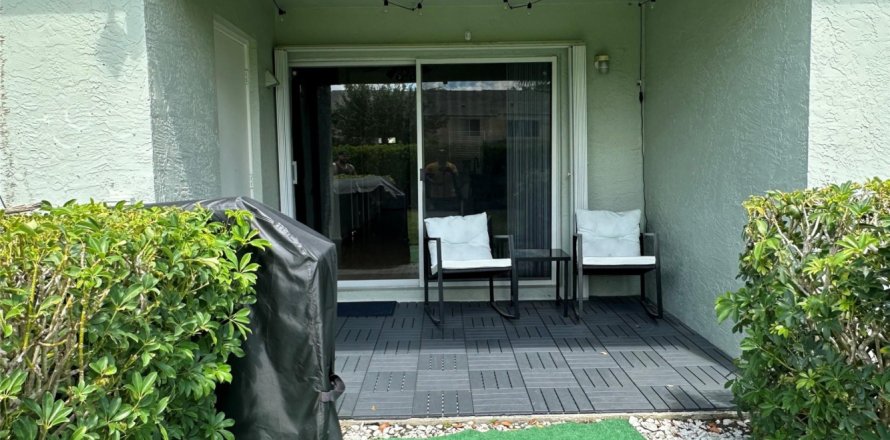 Touwnhouse à Tamarac, Floride 2 chambres, 103.12 m2 № 1172260