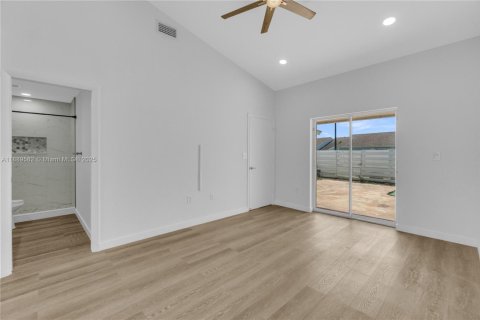 Touwnhouse à louer à Miami, Floride: 2 chambres, 90.95 m2 № 1939162 - photo 11