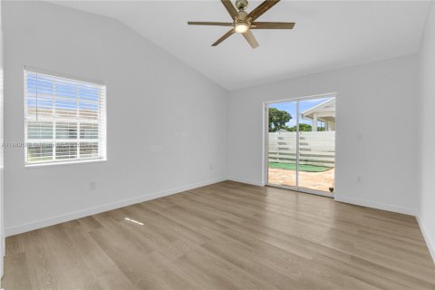 Touwnhouse à louer à Miami, Floride: 2 chambres, 90.95 m2 № 1939162 - photo 13