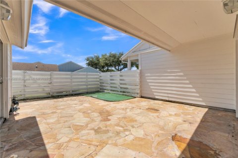 Touwnhouse à louer à Miami, Floride: 2 chambres, 90.95 m2 № 1939162 - photo 17