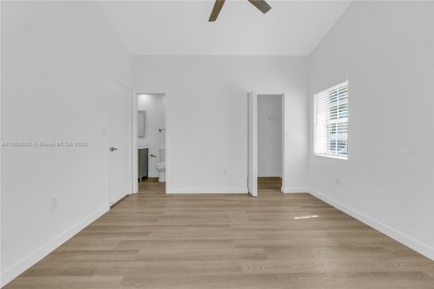 Touwnhouse à louer à Miami, Floride: 2 chambres, 90.95 m2 № 1939162 - photo 14
