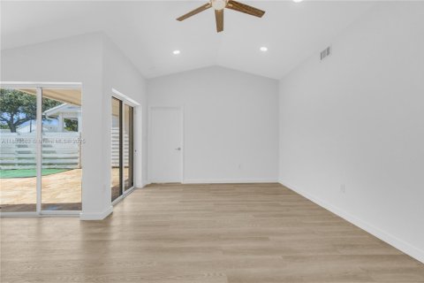 Touwnhouse à louer à Miami, Floride: 2 chambres, 90.95 m2 № 1939162 - photo 5