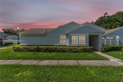 Touwnhouse à louer à Miami, Floride: 2 chambres, 90.95 m2 № 1939162 - photo 2