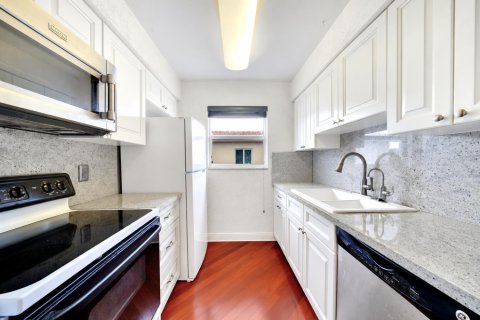 Condo in Fort Lauderdale, Florida, 2 bedrooms  № 2389580 - photo 5