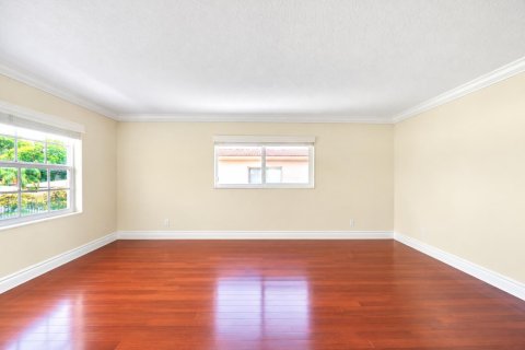 Condo in Fort Lauderdale, Florida, 2 bedrooms  № 2389580 - photo 3