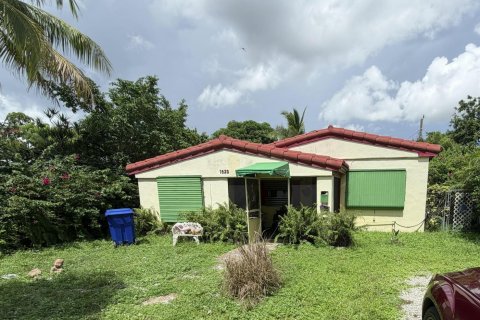 Villa ou maison à North Miami Beach, Floride 3 chambres, 118.54 m2 № 2429826