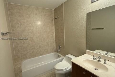 House in Wilton Manors, Florida 3 bedrooms, 203.08 sq.m. № 1874758 - photo 4