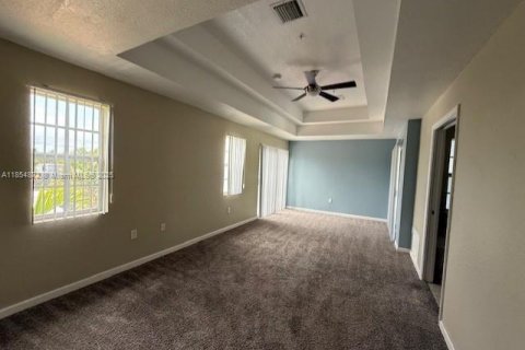House in Wilton Manors, Florida 3 bedrooms, 203.08 sq.m. № 1874758 - photo 9