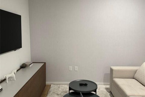 Condo in Miami, Florida, 1 bedroom № 2246586 - photo 5