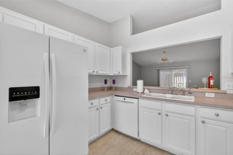 Villa ou maison à vendre à Summerfield, Floride: 2 chambres, 140 m2 № 2321341 - photo 5
