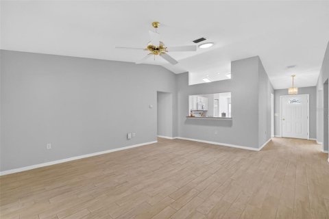 Villa ou maison à vendre à Summerfield, Floride: 2 chambres, 140 m2 № 2321341 - photo 8
