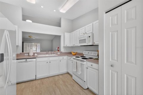 Villa ou maison à vendre à Summerfield, Floride: 2 chambres, 140 m2 № 2321341 - photo 4
