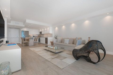 Condominio en alquiler en Miami Beach, Florida, 1 dormitorio, 83.61 m2 № 1953443 - foto 12