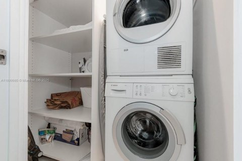 Condominio en alquiler en Miami Beach, Florida, 1 dormitorio, 83.61 m2 № 1953443 - foto 24