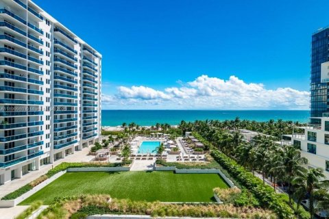 Condominio en alquiler en Miami Beach, Florida, 1 dormitorio, 83.61 m2 № 1953443 - foto 1