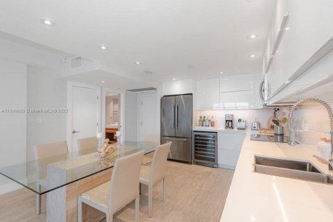 Condominio en alquiler en Miami Beach, Florida, 1 dormitorio, 83.61 m2 № 1953443 - foto 16