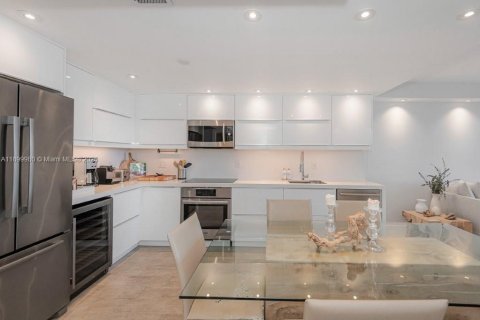 Condominio en alquiler en Miami Beach, Florida, 1 dormitorio, 83.61 m2 № 1953443 - foto 8