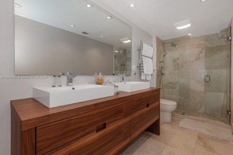 Condominio en alquiler en Miami Beach, Florida, 1 dormitorio, 83.61 m2 № 1953443 - foto 4