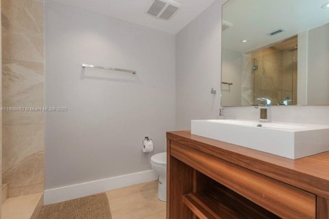 Condominio en alquiler en Miami Beach, Florida, 1 dormitorio, 83.61 m2 № 1953443 - foto 17