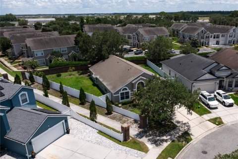 House in Orlando, Florida 4 bedrooms, 202.53 sq.m. № 2215888 - photo 24