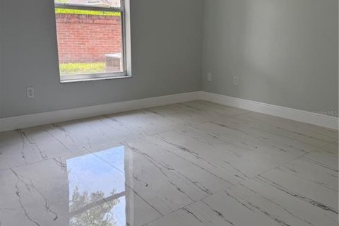 House in Orlando, Florida 4 bedrooms, 202.53 sq.m. № 2215888 - photo 13